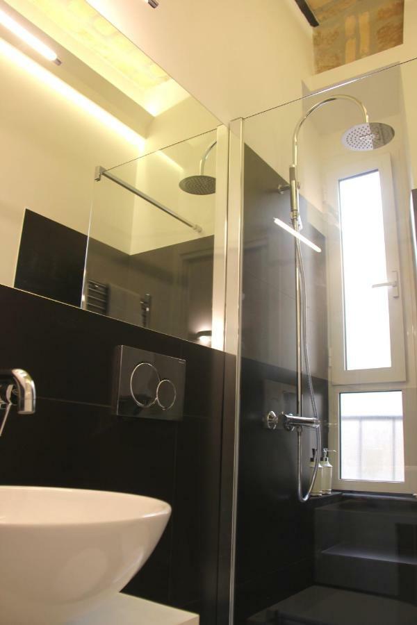 Luxury Rooms Near Colosseum Rom Exterior foto
